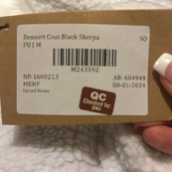 NWT Men’s “Bennett” Black Winter Sherpa and PU leather coat size Medium - Picture 12 of 16